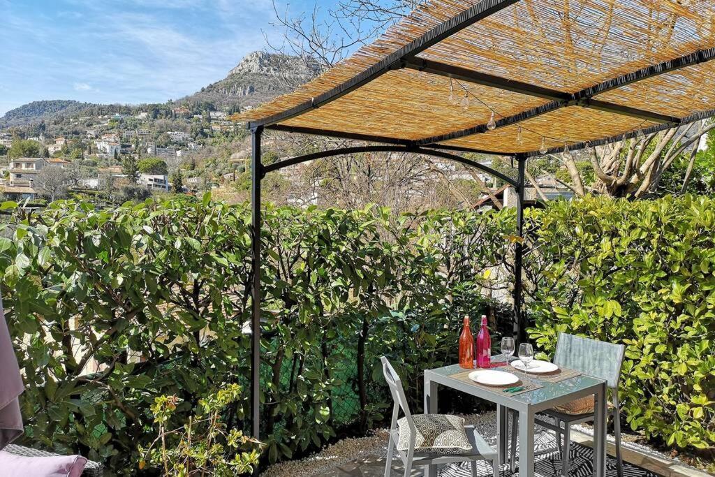 Charmant 2 Pieces + Terrasse Entoure De Verdure Vence Luaran gambar